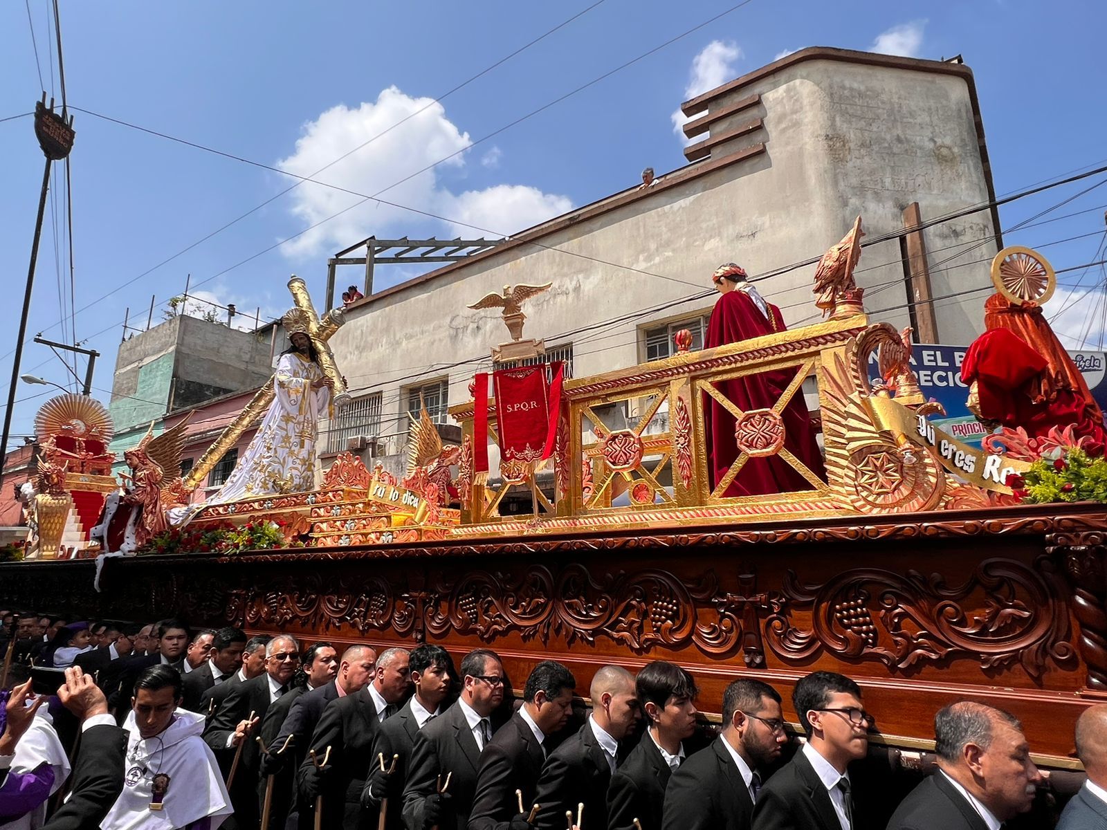 Jesús Nazareno Redentor del Mundo es exaltado como rey