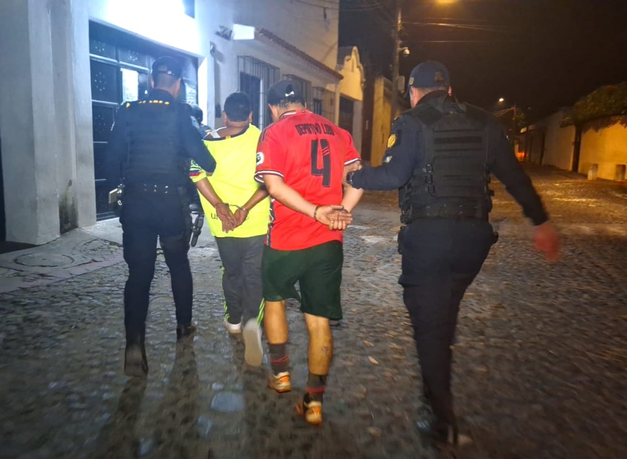 Vecinos retienen a implicados en ataque armado en Sacatepéquez