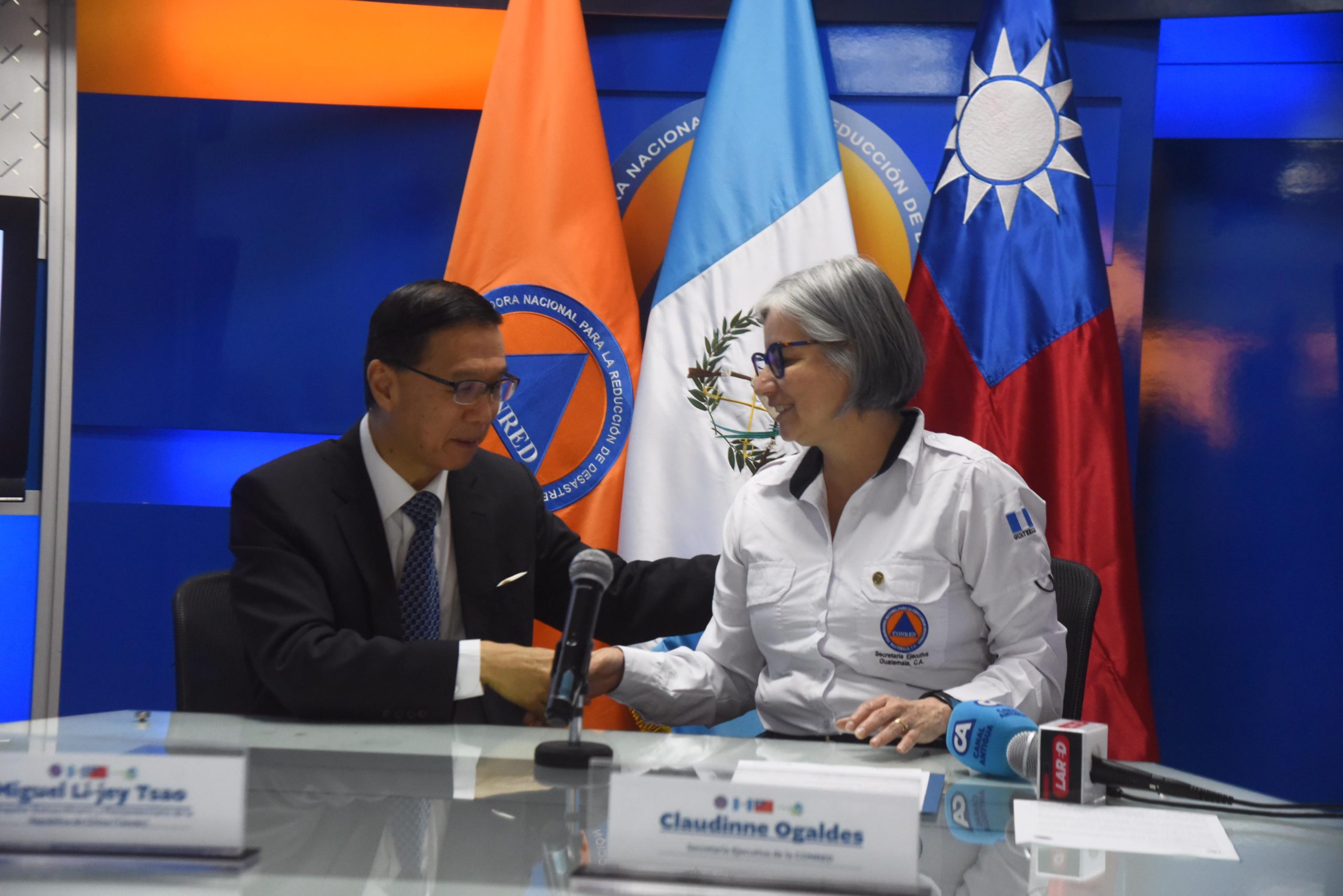 China Taiwán hace donativo a Guatemala de equipo para atender incendios forestales