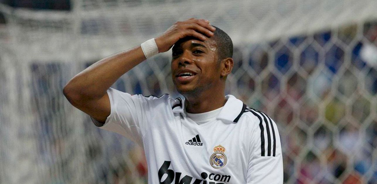 Exfutbolista Robinho ingresa a prisión en Brasil