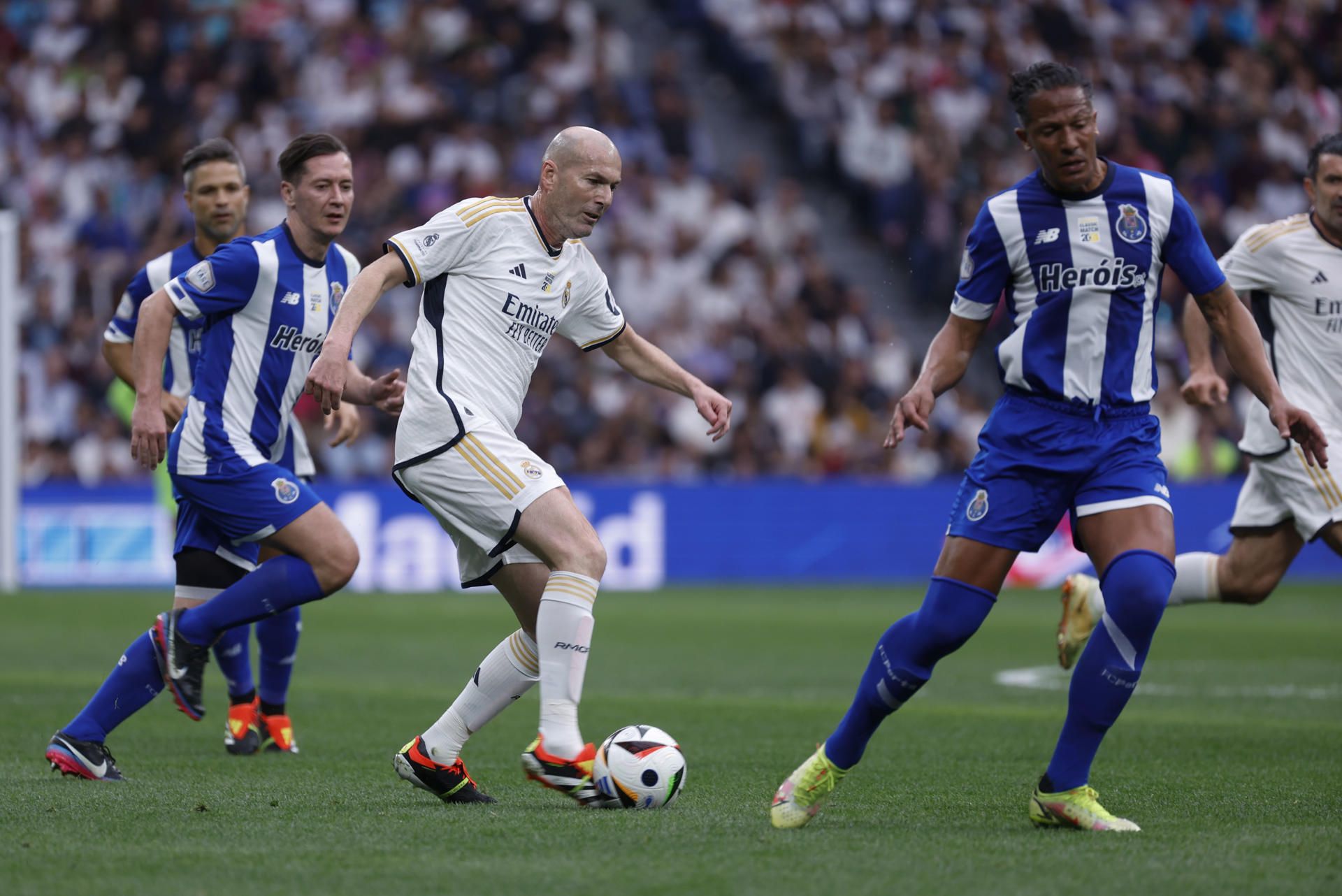 Zidane volvió al Bernabéu en el ‘Corazón Classic Match’