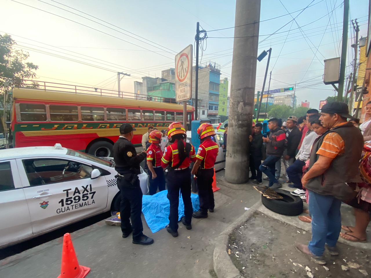 Atacan a pilotos de taxi