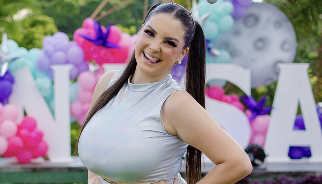 La influencer Deanna Melillo sorprende al revelar los resultados de una liposucción