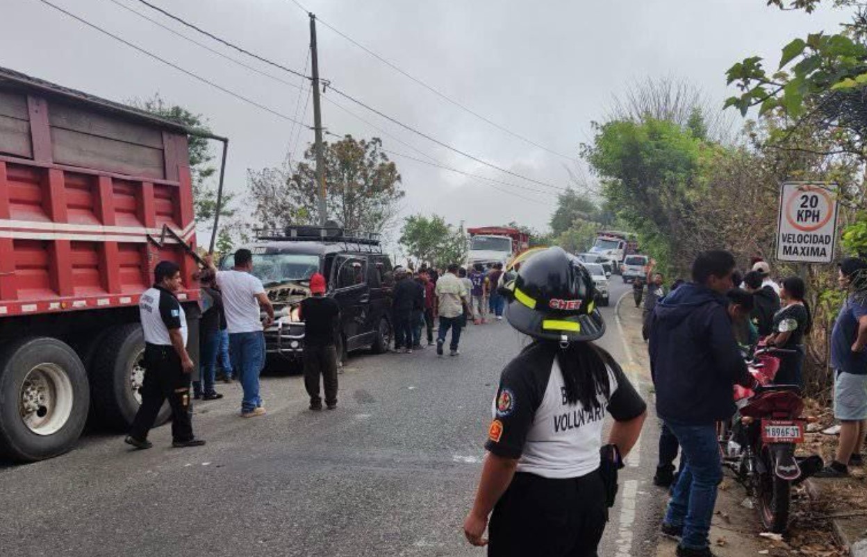 Diez heridos tras accidente en San Juan Sacatepéquez