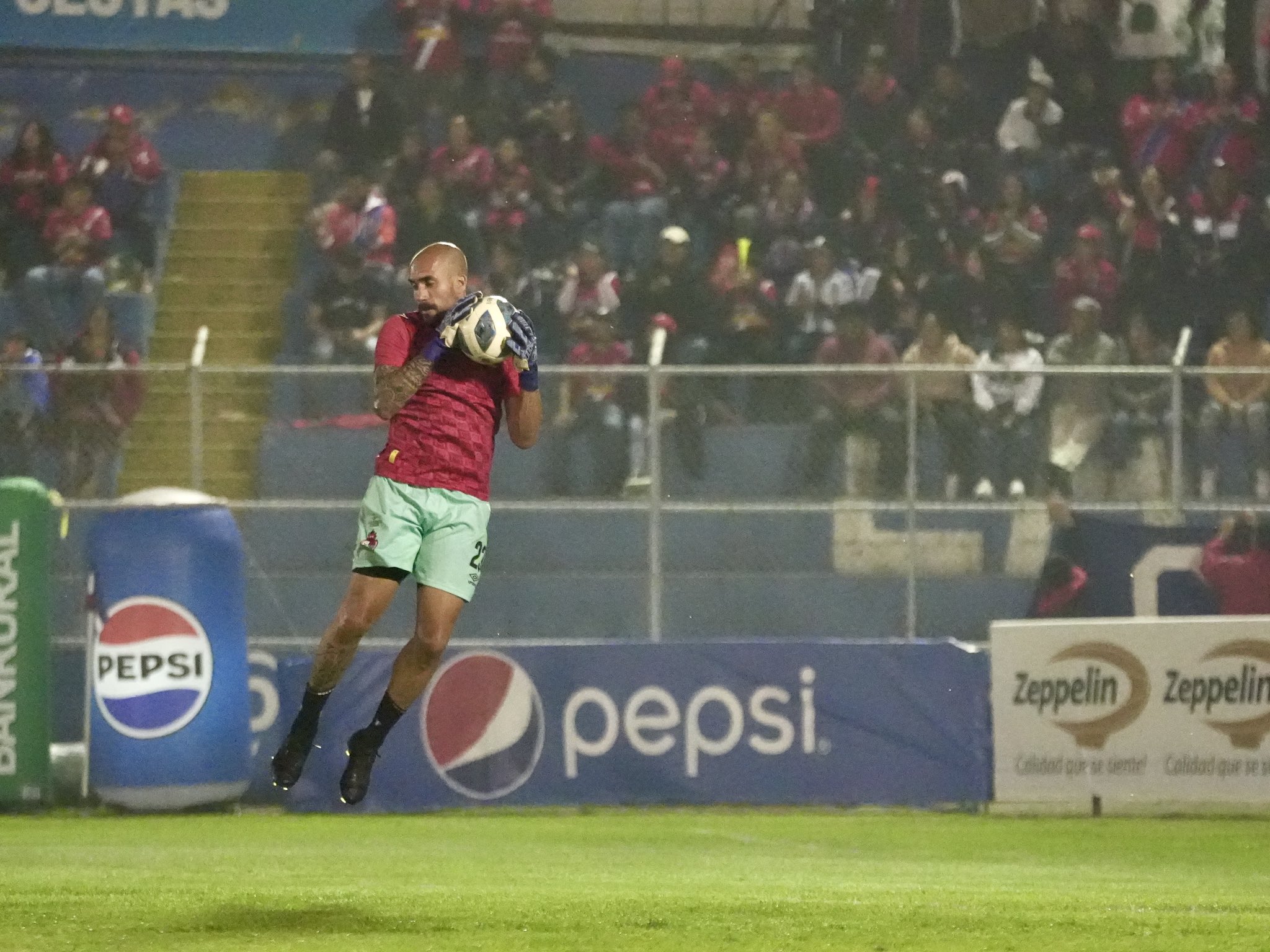 Alejandro Medina ya palpita su primer clásico en el futbol guatemalteco