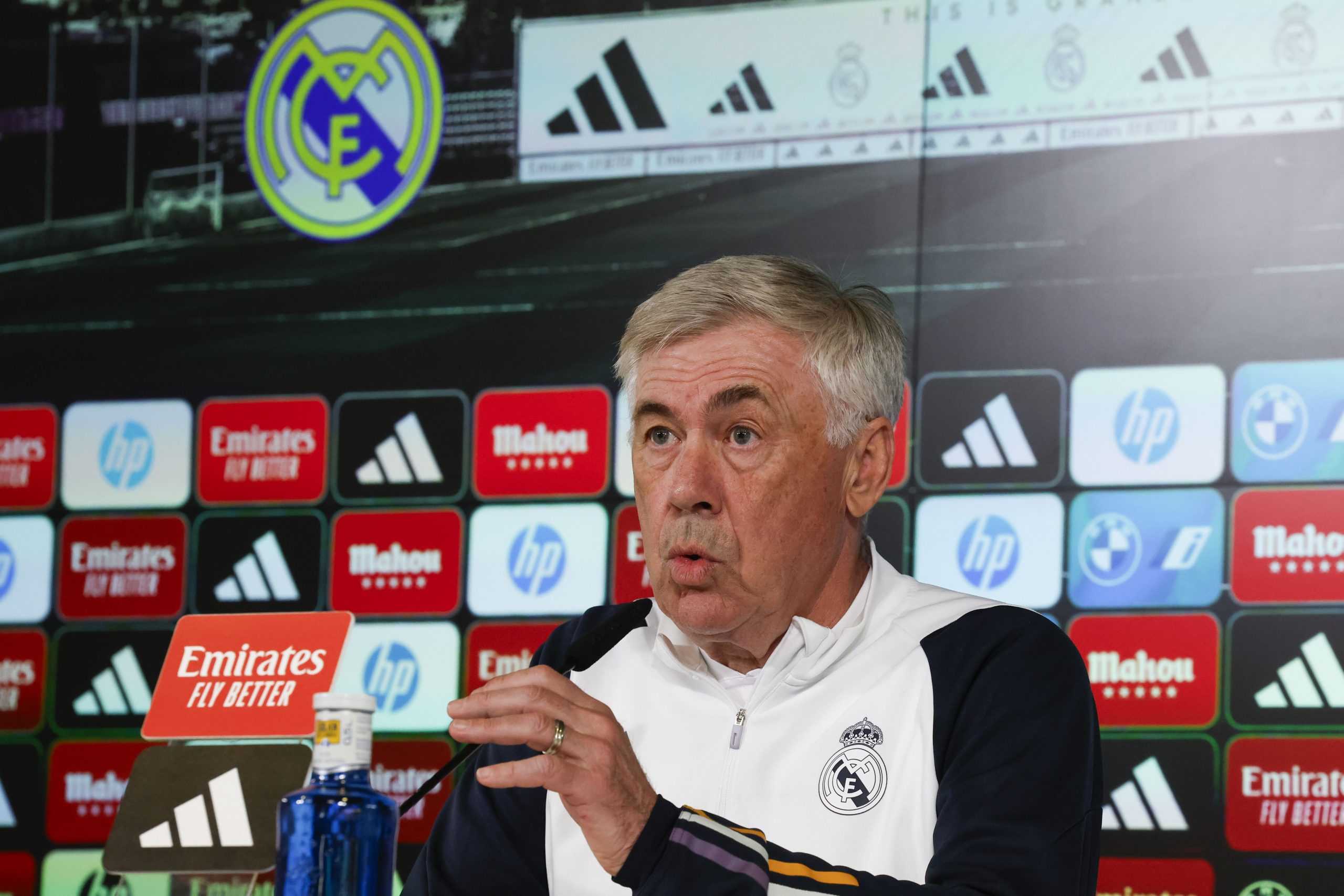 Carlo Ancelotti sobre Xavi: Es correcto que se quede