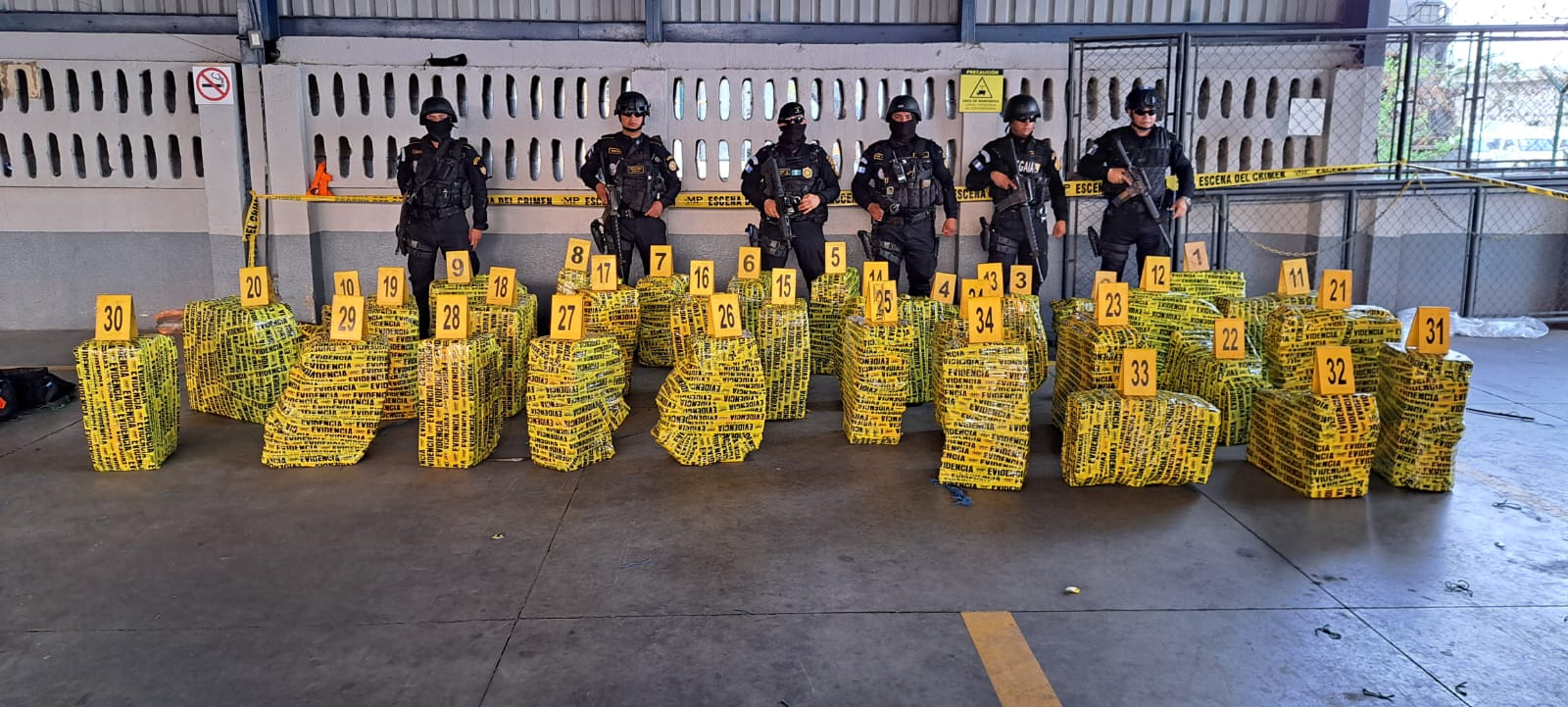 Hallan 1.5 toneladas de cocaína en contenedor procedente de Ecuador