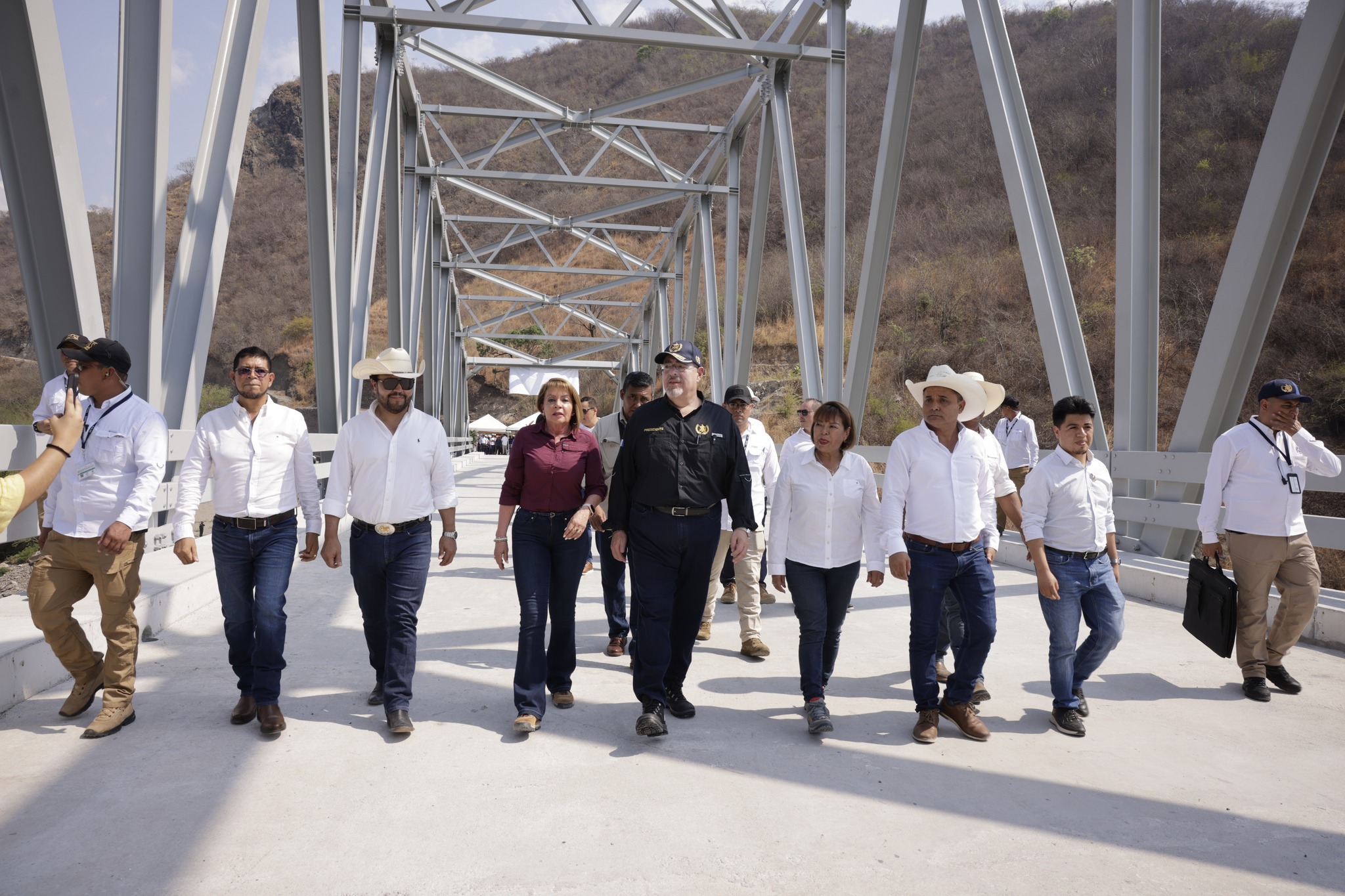 Arévalo inaugura obras de infraestructura y seguridad