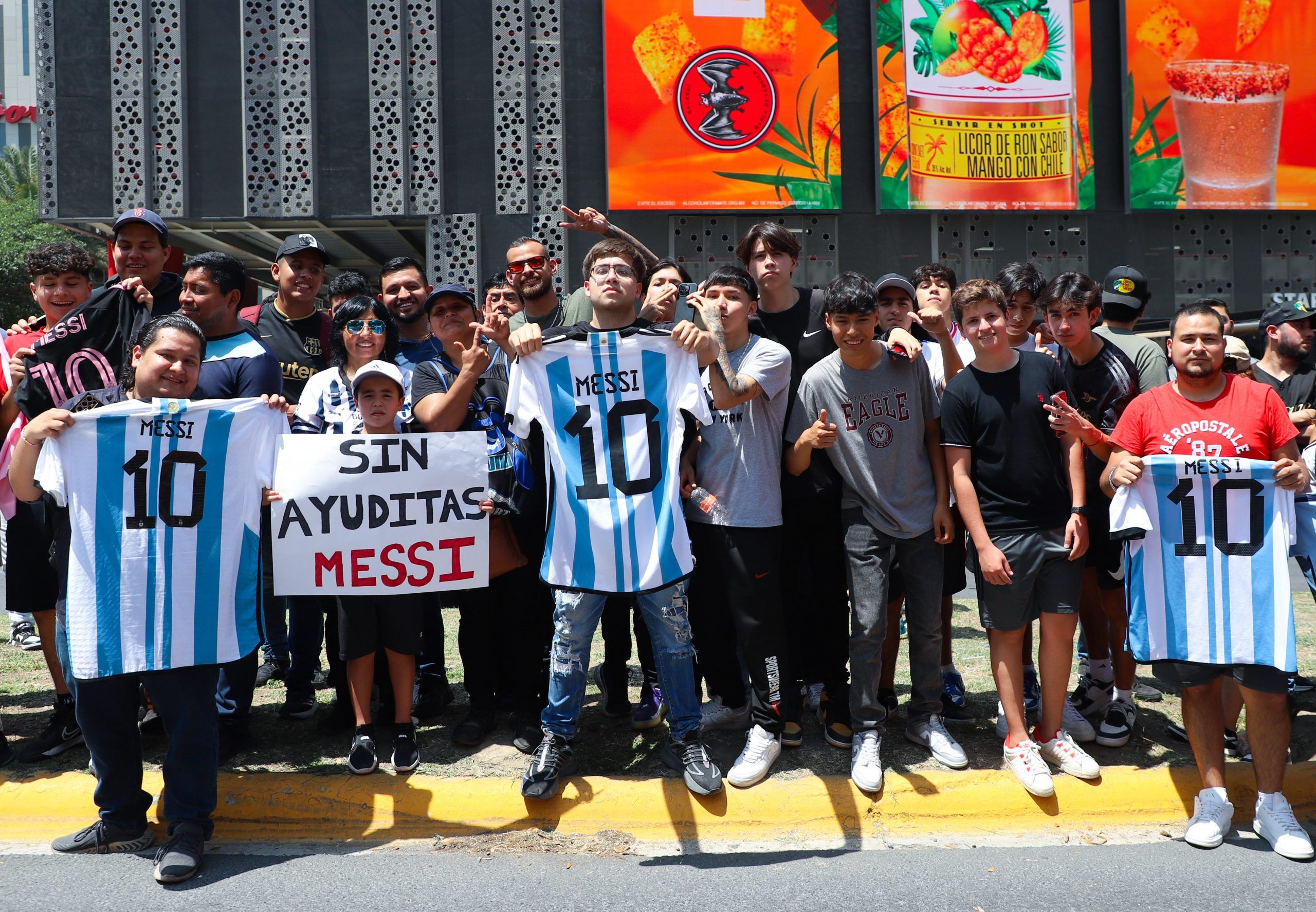 Así recibieron a Lionel Messi en Monterrey