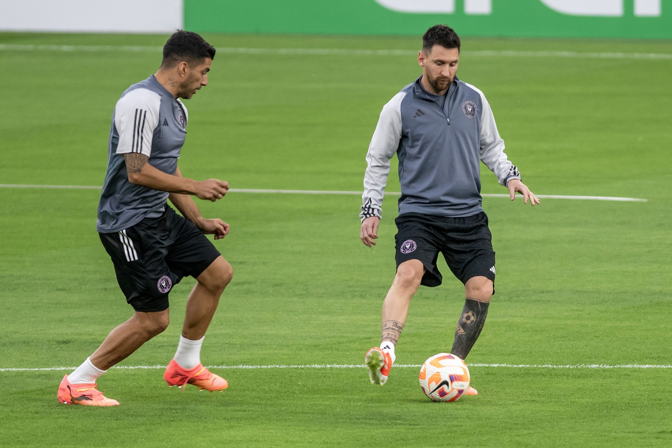 Gerardo Martino no asegura la titularidad de Messi