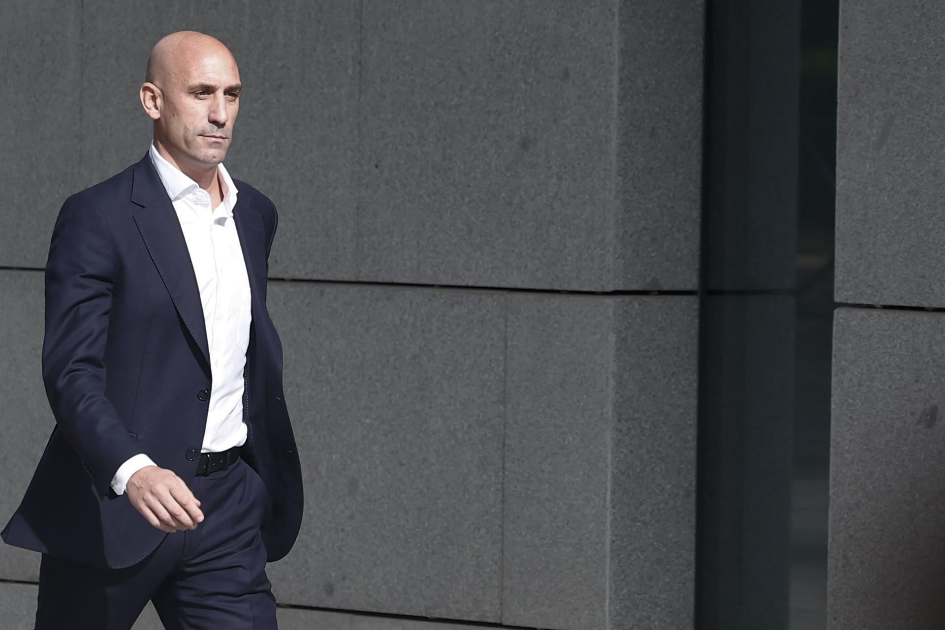 Luis Rubiales queda en libertad tras declarar ante la Guardia Civil