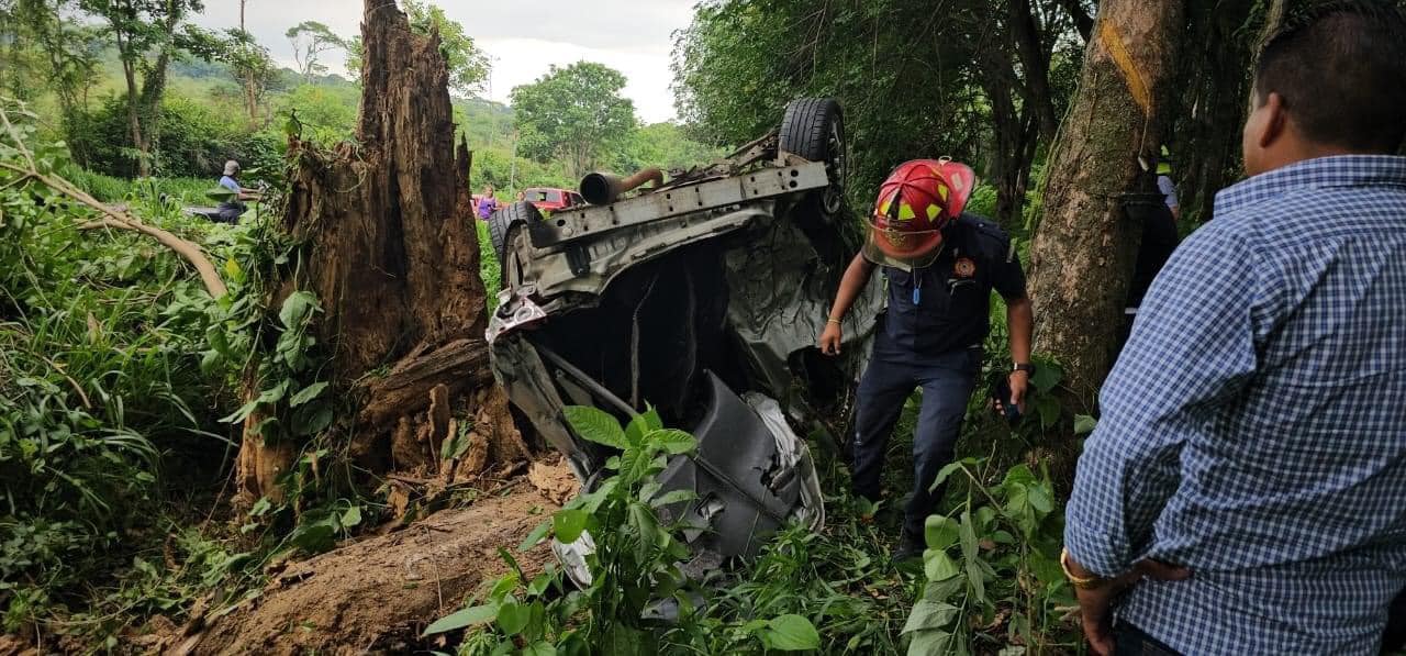 Jóvenes mueren de forma trágica tras accidente en la ruta al Pacífico