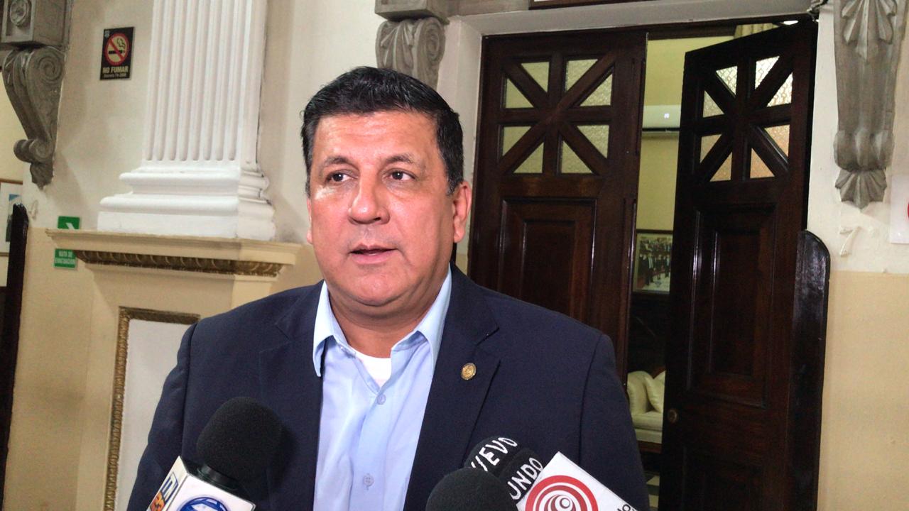 Juzgado cierra proceso contra exdiputado Estuardo Galdámez