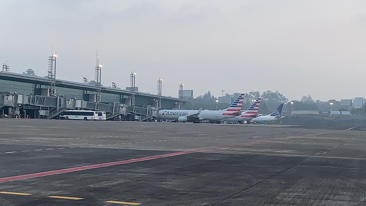 Activan protocolos de emergencia en Aeropuerto La Aurora