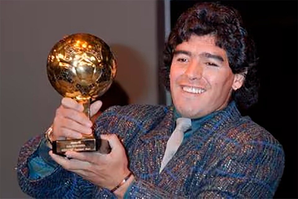 Reapareció el Balón de Oro de Maradona y será subastado