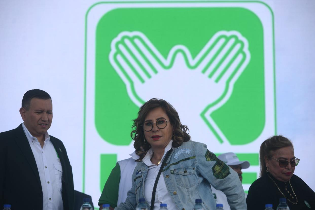 Sandra Torres y diputado de UNE intercambian argumentos en audiencia