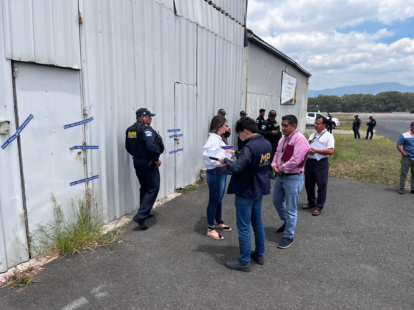 MP inspecciona hangares en aeropuerto La Aurora