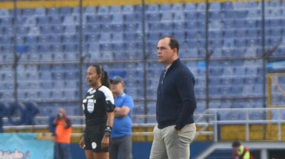 Antigua GFC anuncia la salida de Dwight Pezzarossi