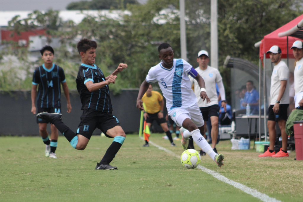 Marvin Ávila domina el futbol juvenil centroamericano