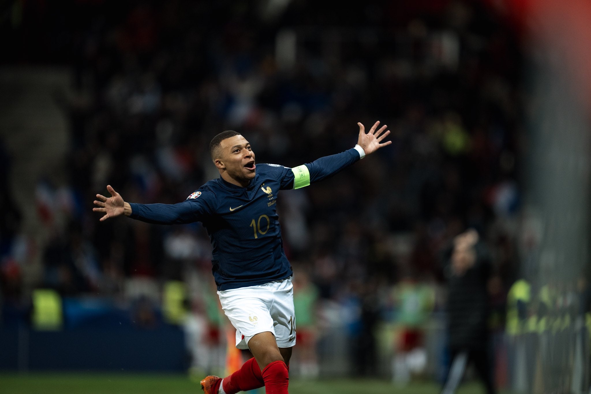 Mbappé asegura su próximo club «será oficial en los próximos días»