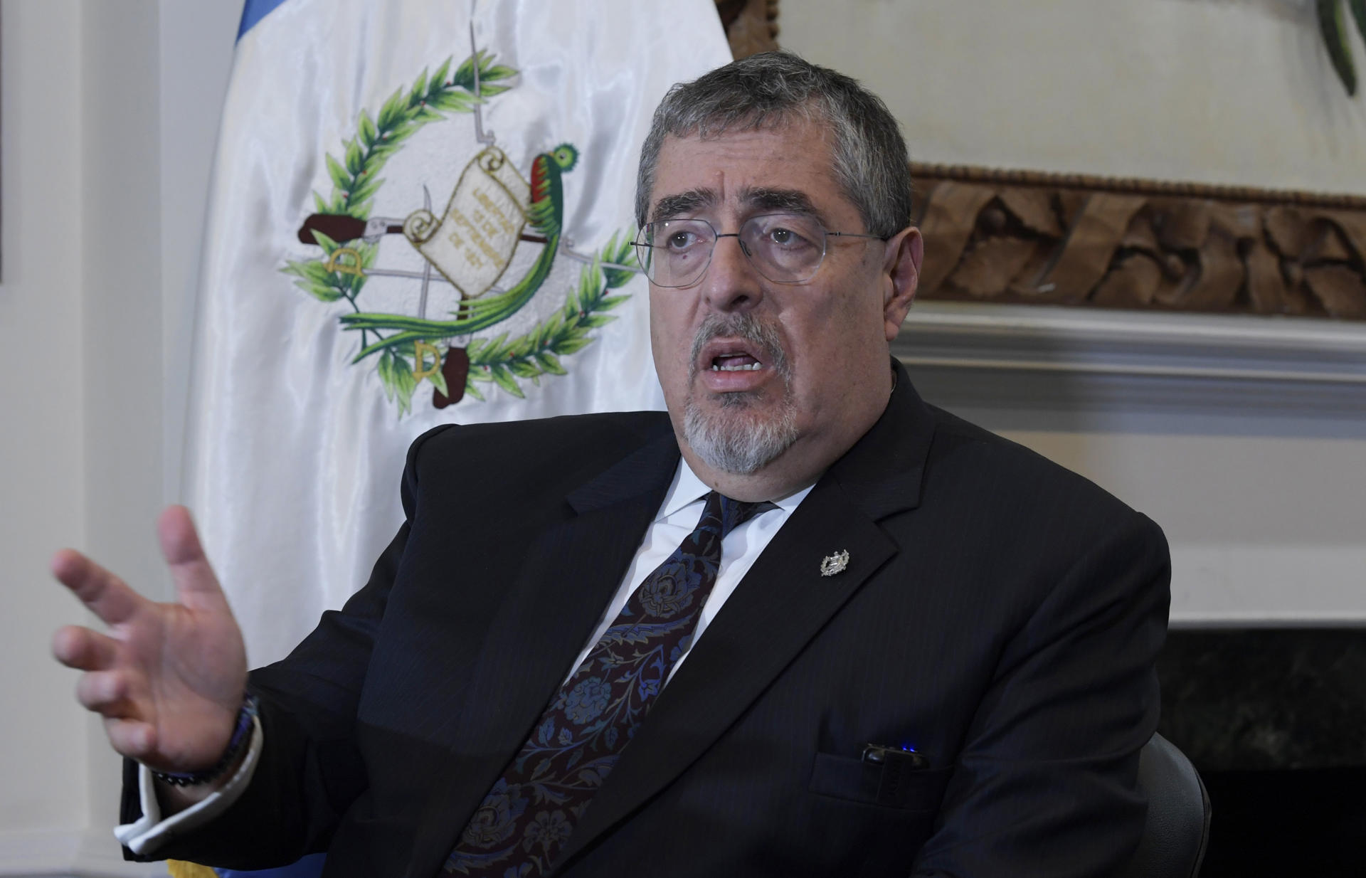 Presidentes de Guatemala y México abordarán situación migratoria