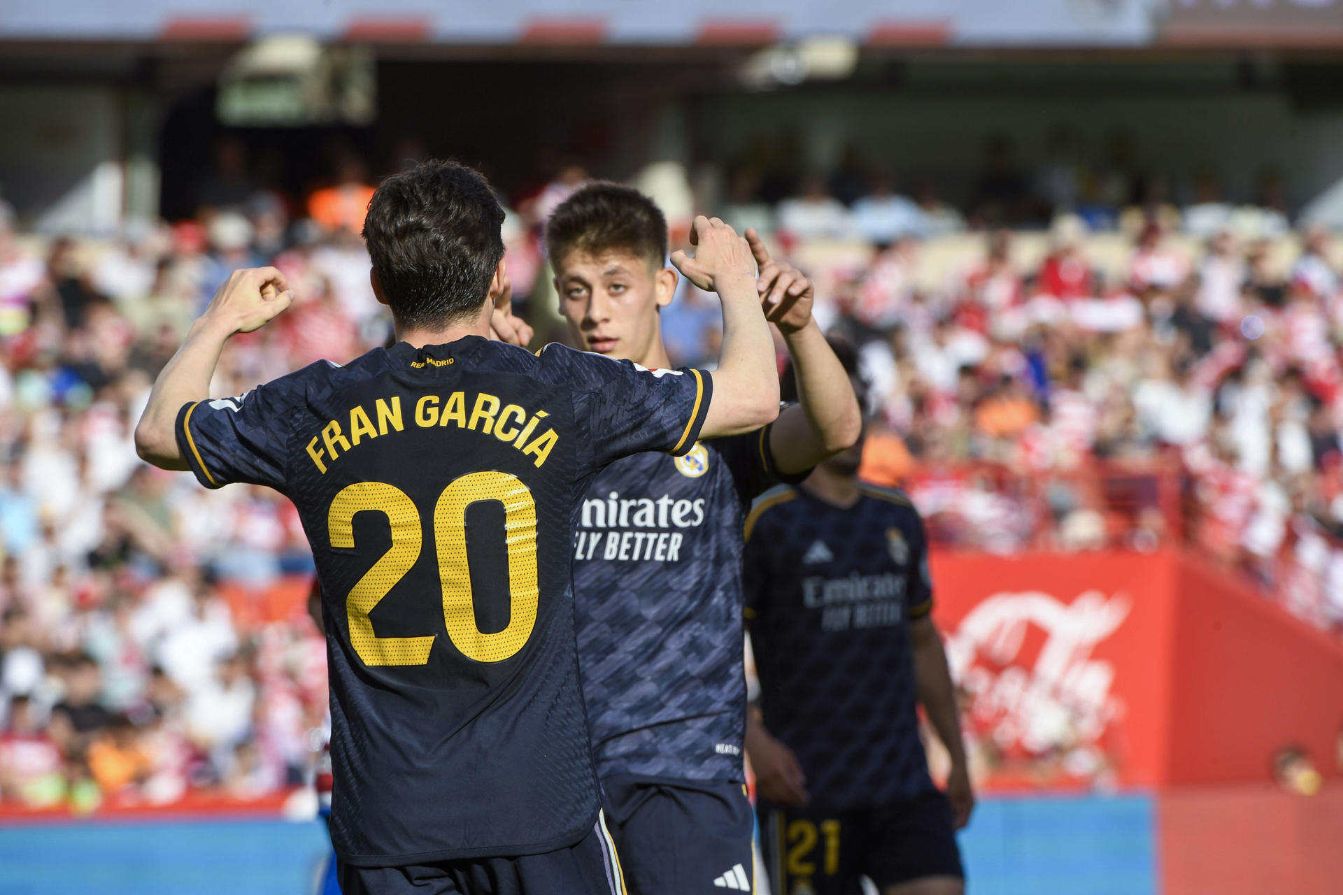 Real Madrid golea al ya descendido Granada