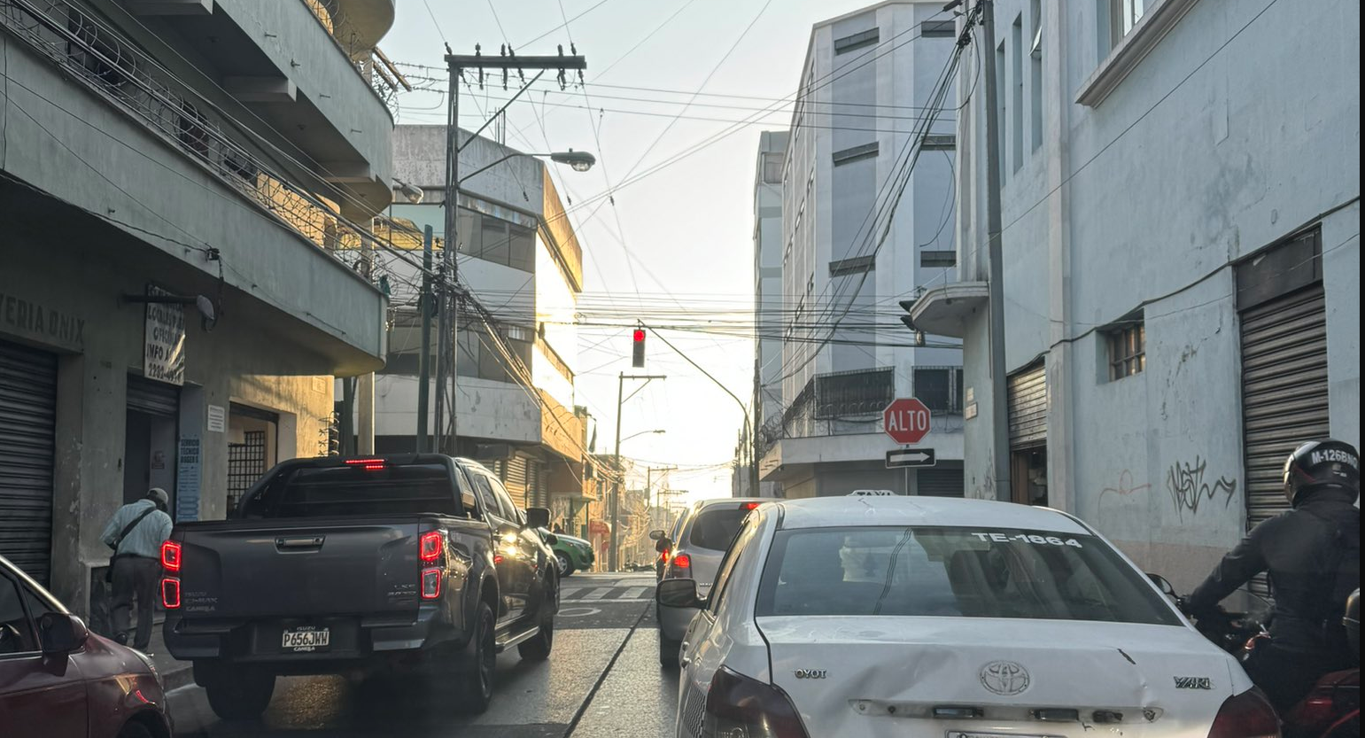 VIDEO. Captan rostros de asaltantes en plena zona 1