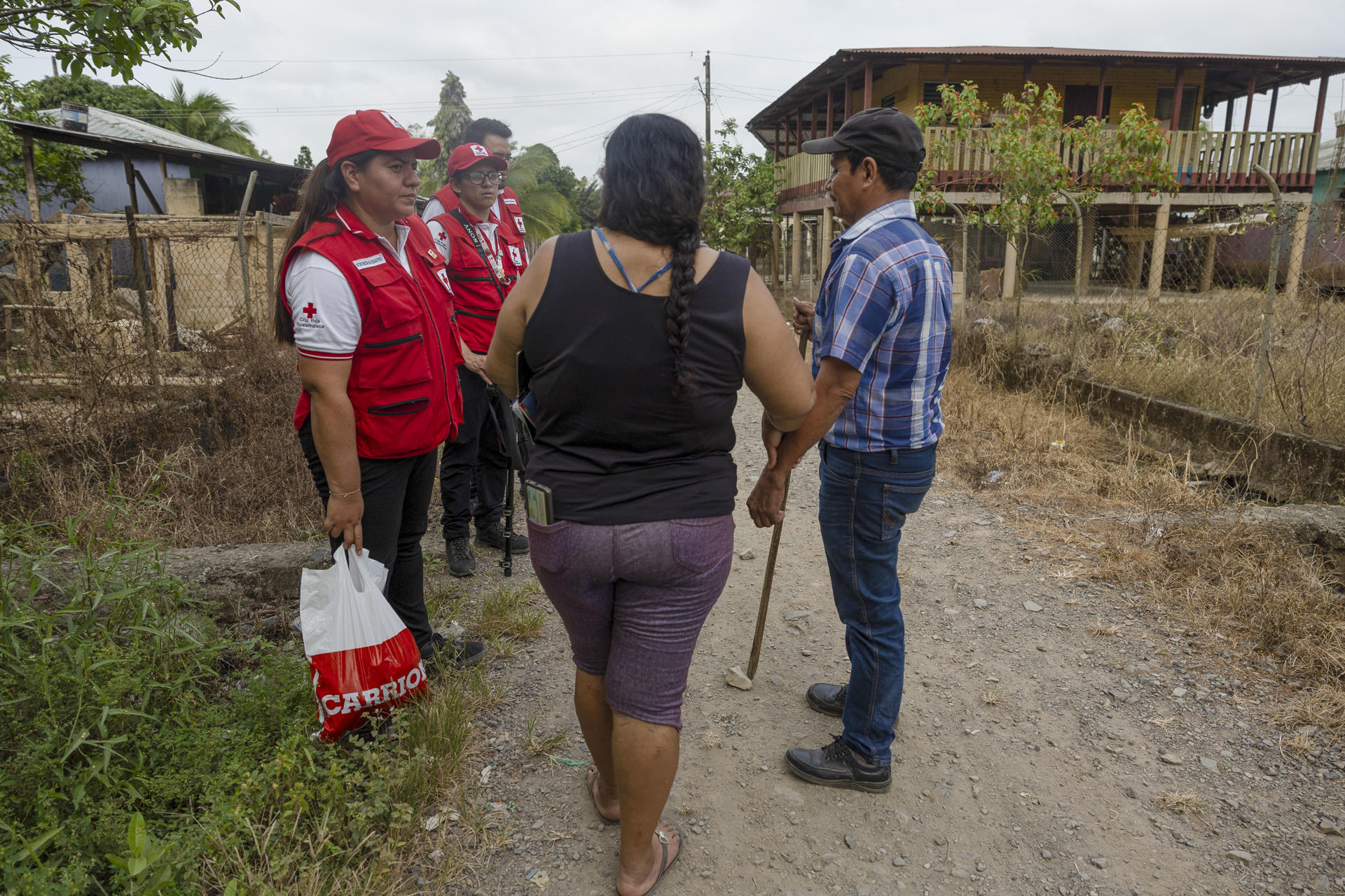 Amenazas de la ruta migratoria en Guatemala: dengue, arrestos y el cambio climático