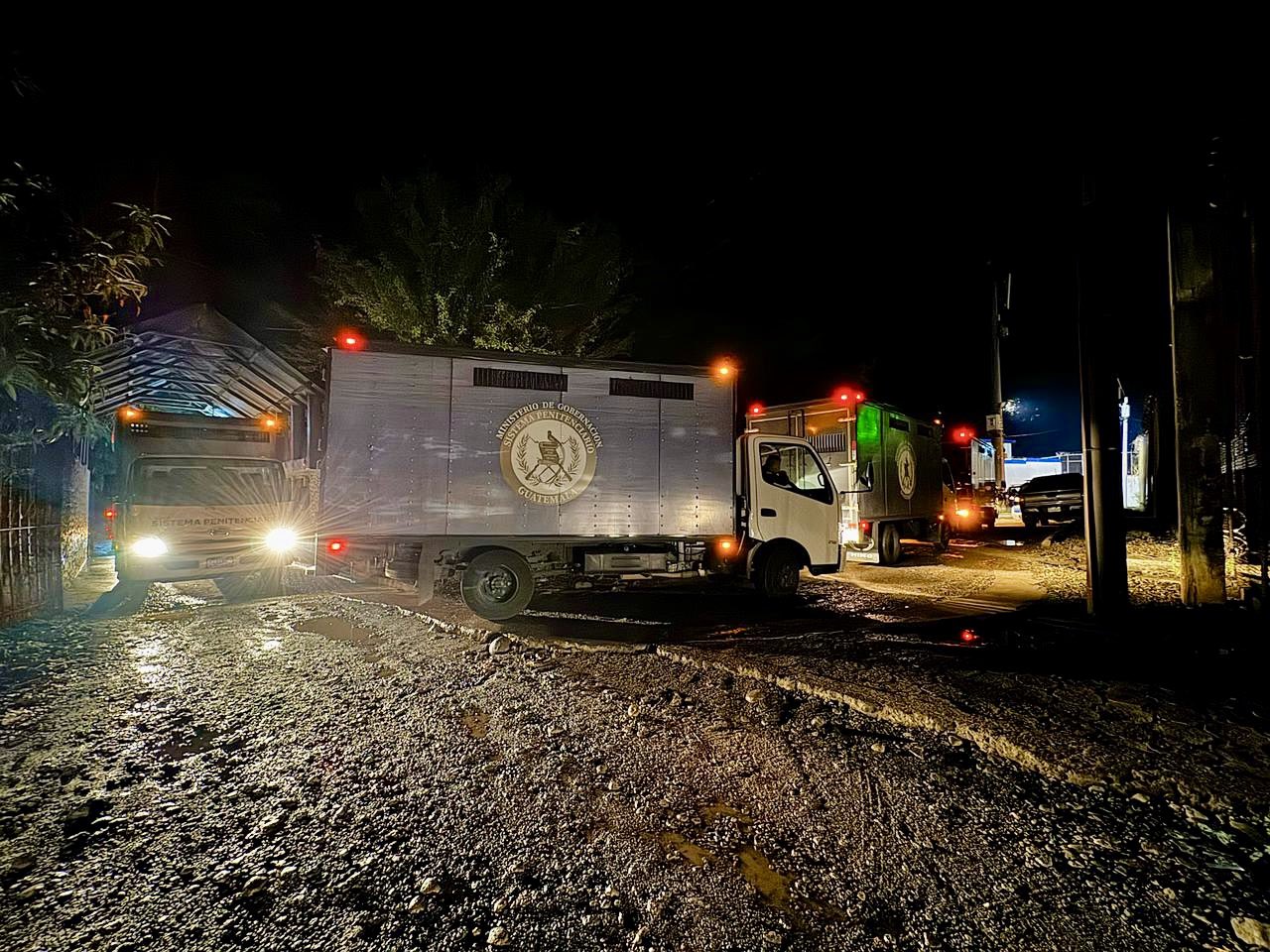 Autoridades trasladan reos durante requisa en El Infiernito