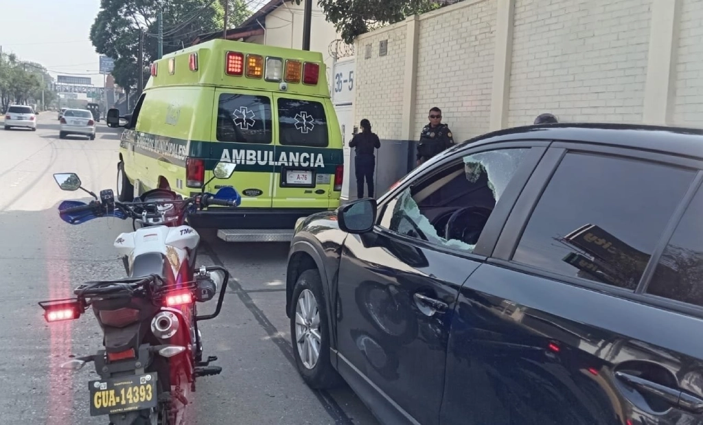 Disparan contra automovilista en zona 12