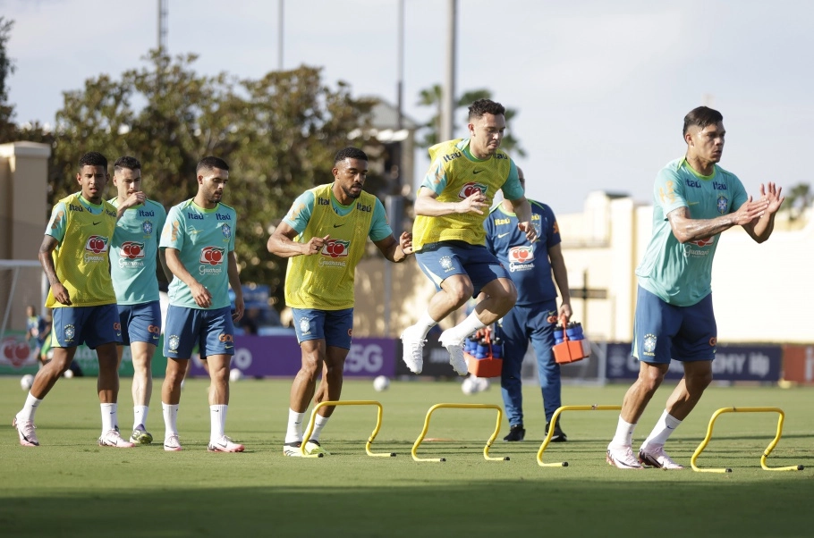 Brasil afila sus garras ante México previo a Copa América