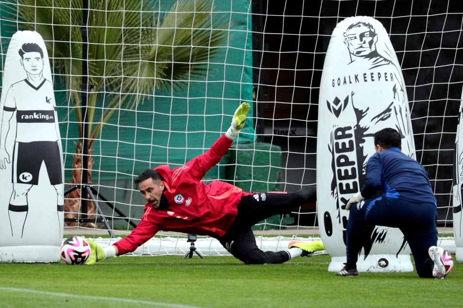 Claudio Bravo envía duro mensaje a las nuevas generaciones