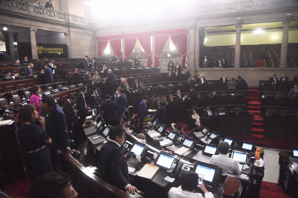 Diputados confirman convocatoria a reunión con Arévalo