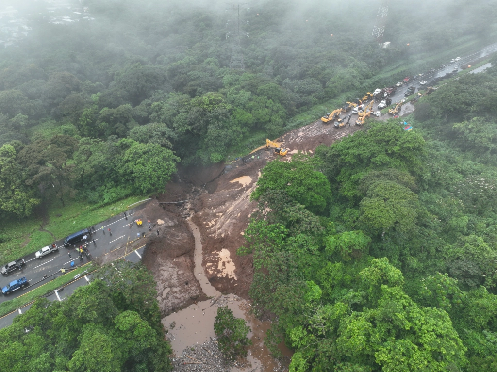 Guatemala, con suspensión de clases, daños en carreteras y víctimas por lluvias