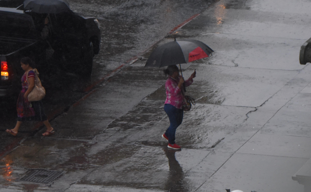 Nueva onda del este podría incrementar las lluvias