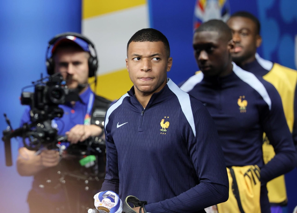 Mbappé será titular en el partido Francia vs. Polonia