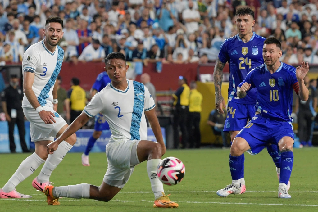 Messi reconoce que se sorprendieron con el planteamiento de Guatemala