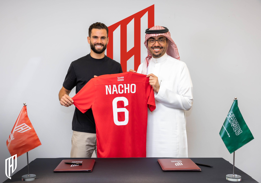 Al Qadisiyah de Arabia Saudita anuncia el fichaje de Nacho Fernández