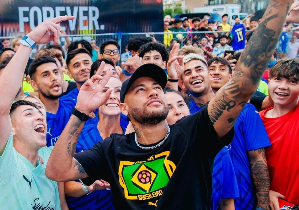 El gesto de Neymar con unos vendedores en Los Ángeles