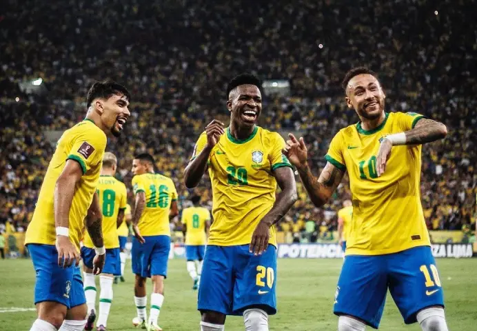 Neymar visitó a la selección brasileña previo a su debut en la Copa América