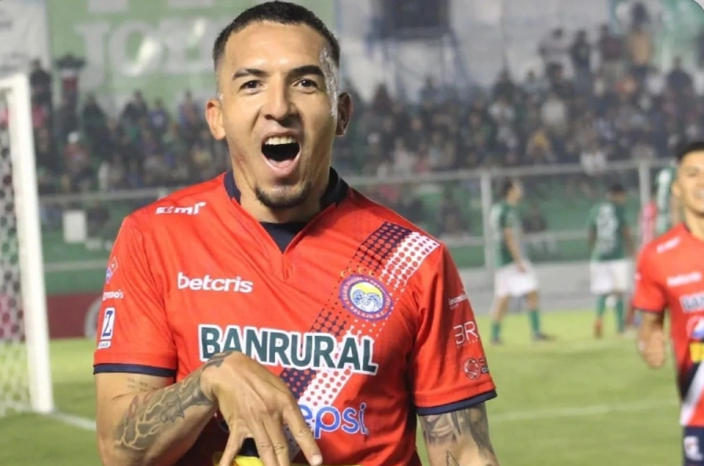 Óscar Raí Villa vuelve a Xelajú MC