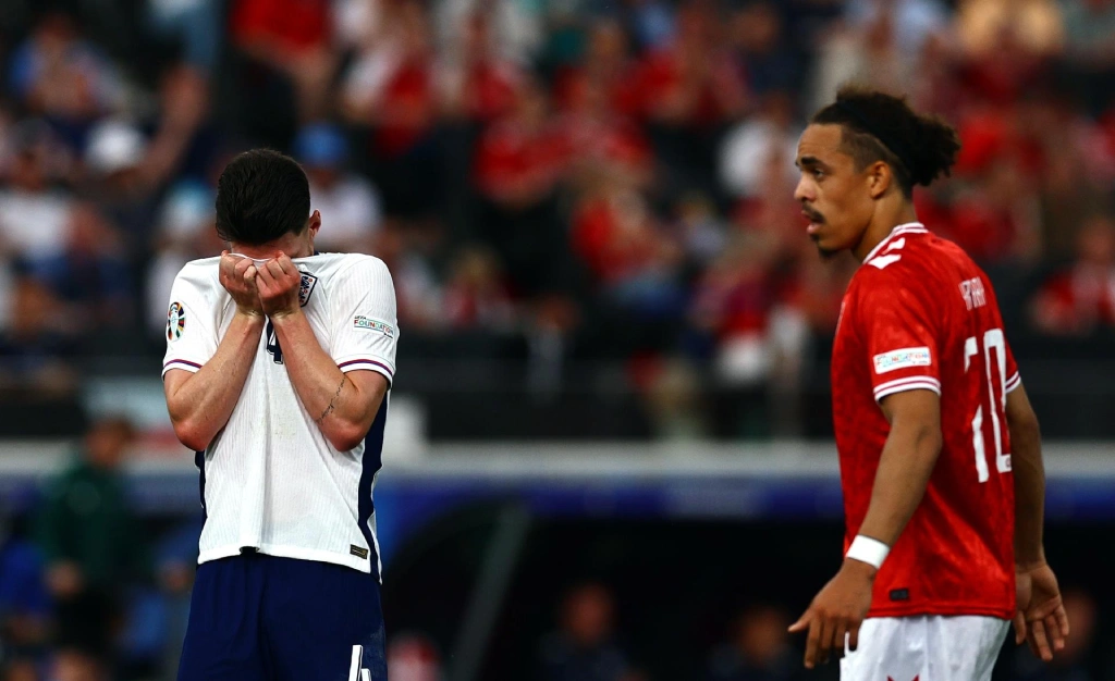 Empate entre Dinamarca e Inglaterra pone al rojo vivo el Grupo C de la Eurocopa