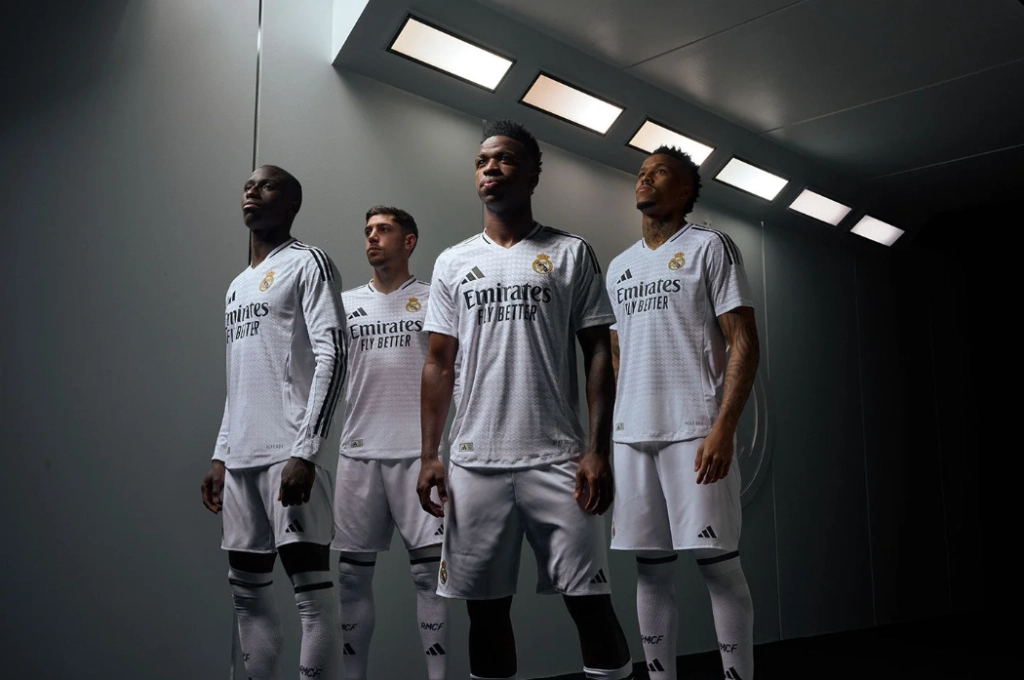 Real Madrid presenta su nuevo uniforme para la próxima temporada