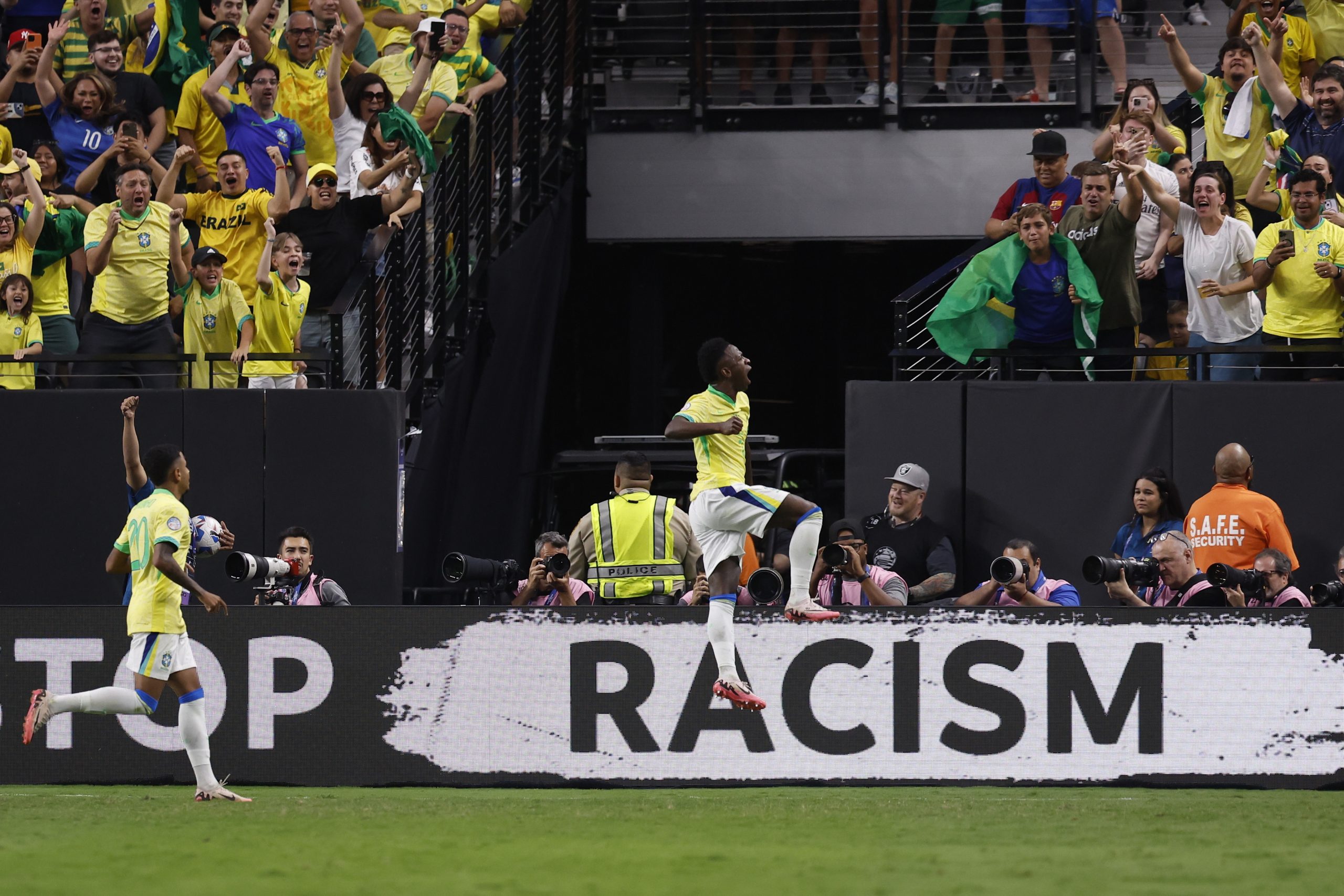 Vinícius resucita a Brasil en la Copa América 2024