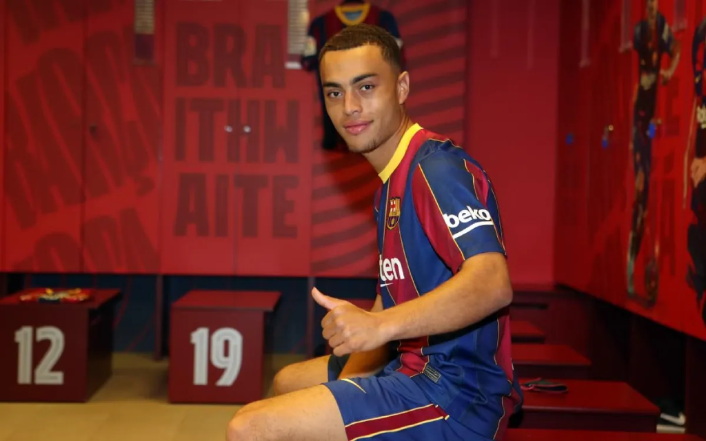 Barcelona traspasa a Sergiño Dest al PSV Eindhoven