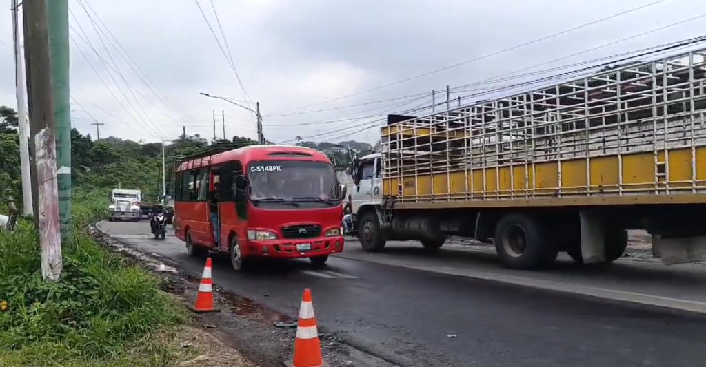 Autoridades reportan caos vehicular en ruta al Pacífico