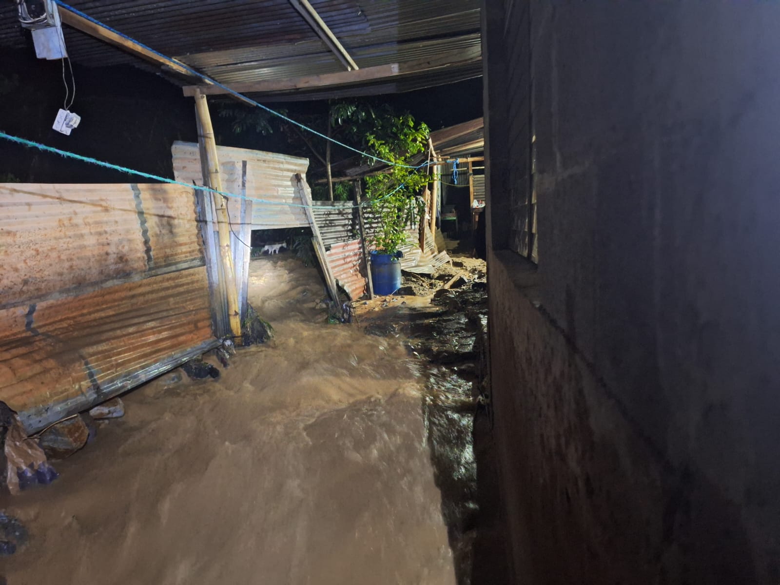 Conred reporta que las lluvias de anoche causaron cuatro emergencias