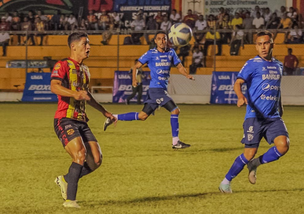 Zacapa derrotó a Xelajú MC en partido amistoso