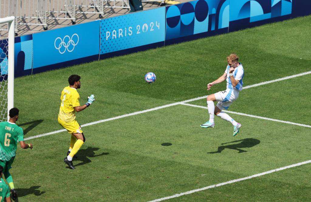 Argentina logra triunfo crucial en los Juegos Olímpicos