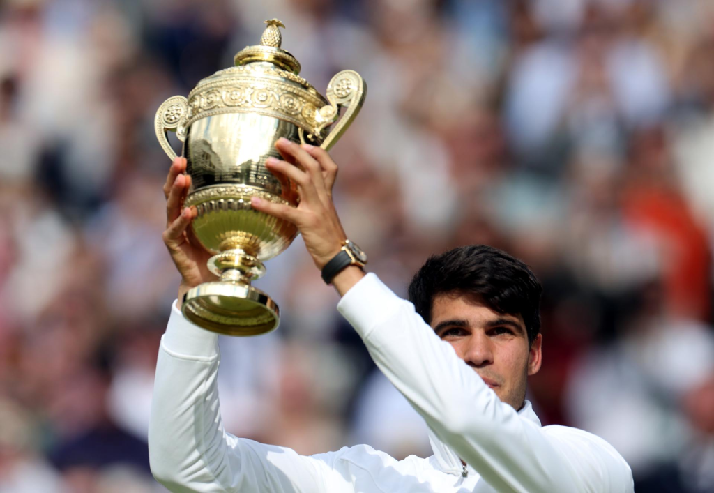 ¡Campeón! Carlos Alcaraz derrota a Djokovic y conquista Wimbledon 2024